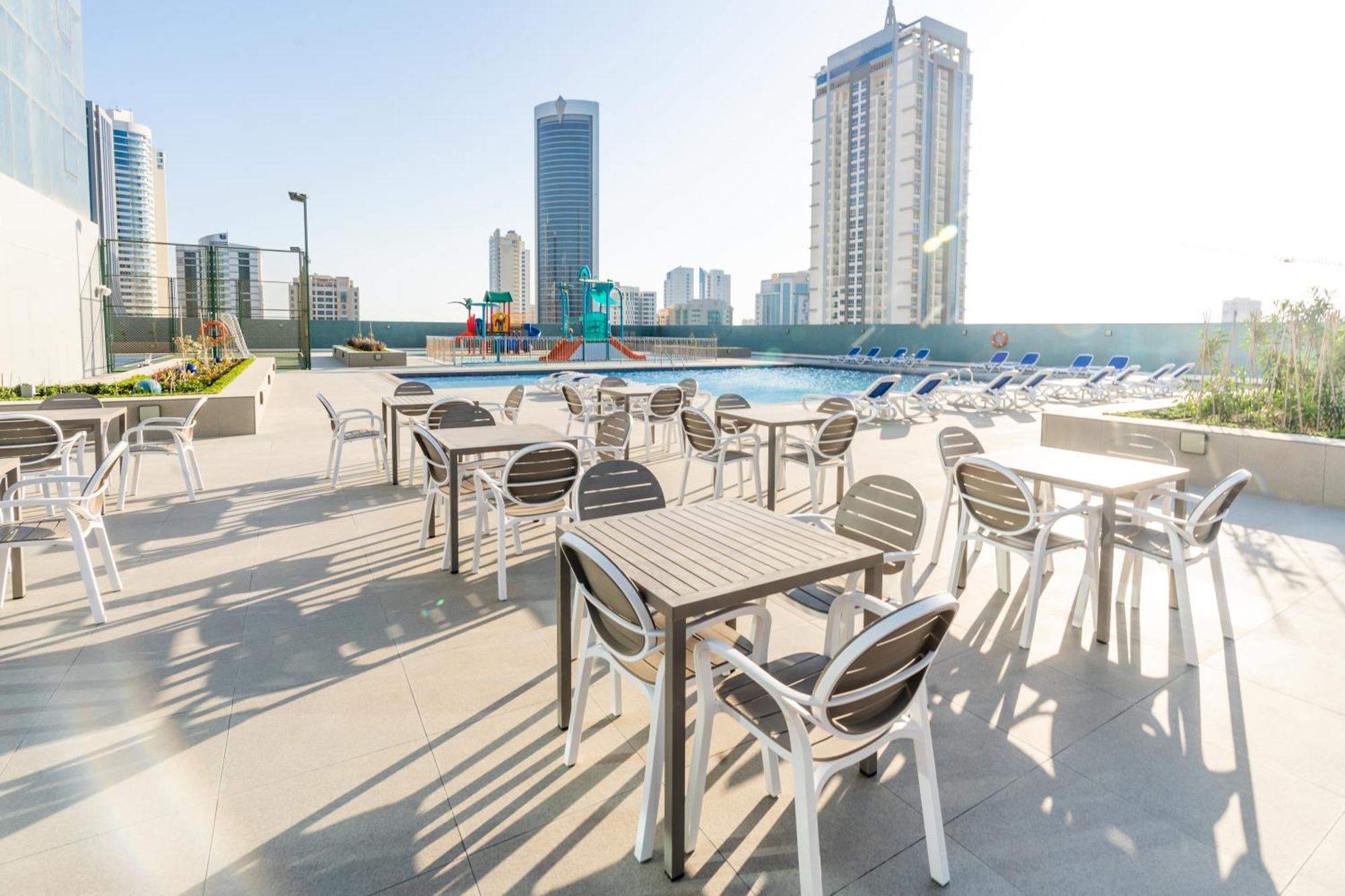 S Plaza Suites Hotel Seef Eksteriør bilde